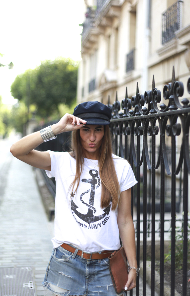 Navy Girl in Paris-73483-bartabacmode