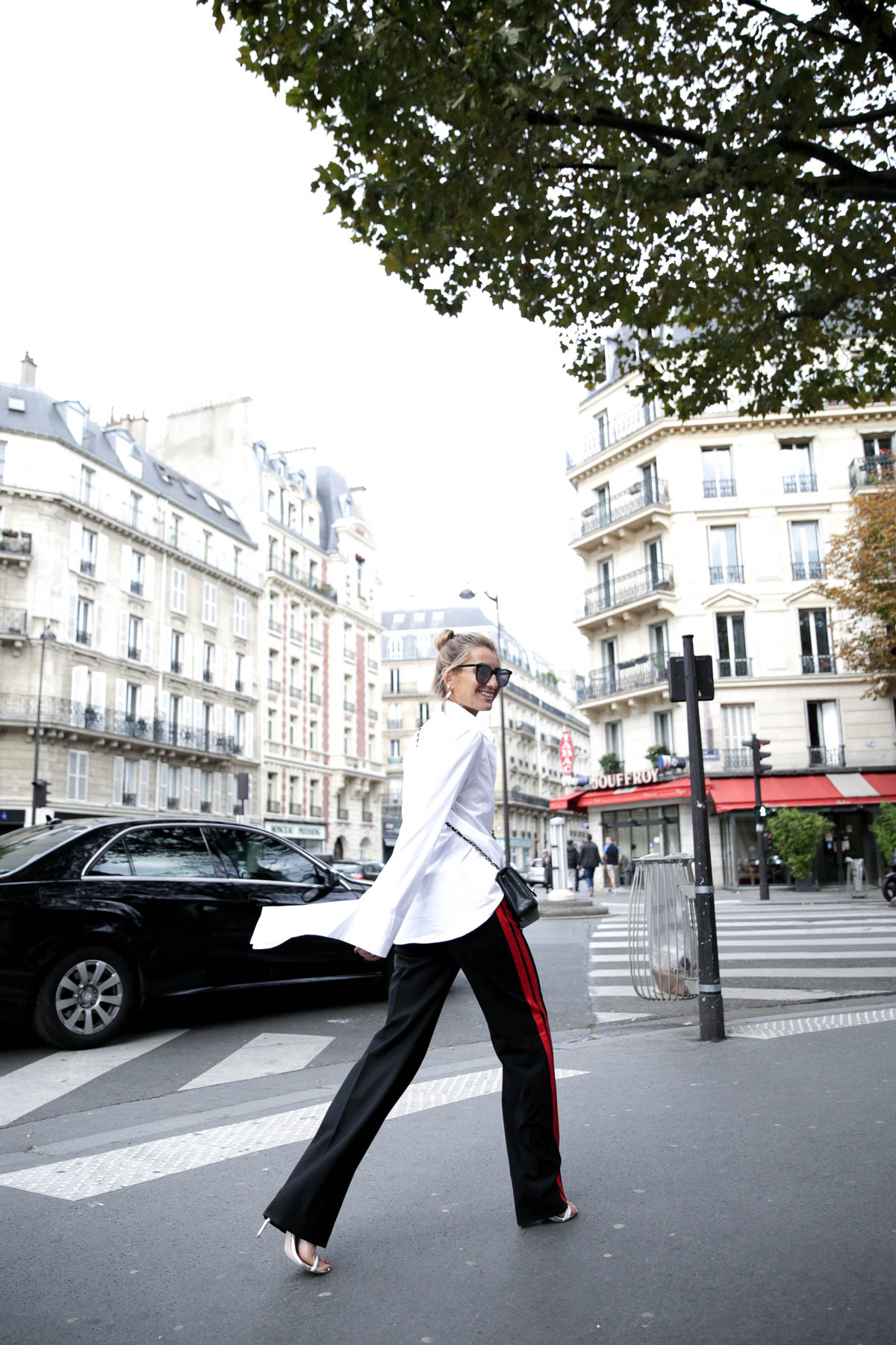 bartabac-blog-paris-fashion-week-oversize-camisa-chanel-look-outfit-moda-blogger-12