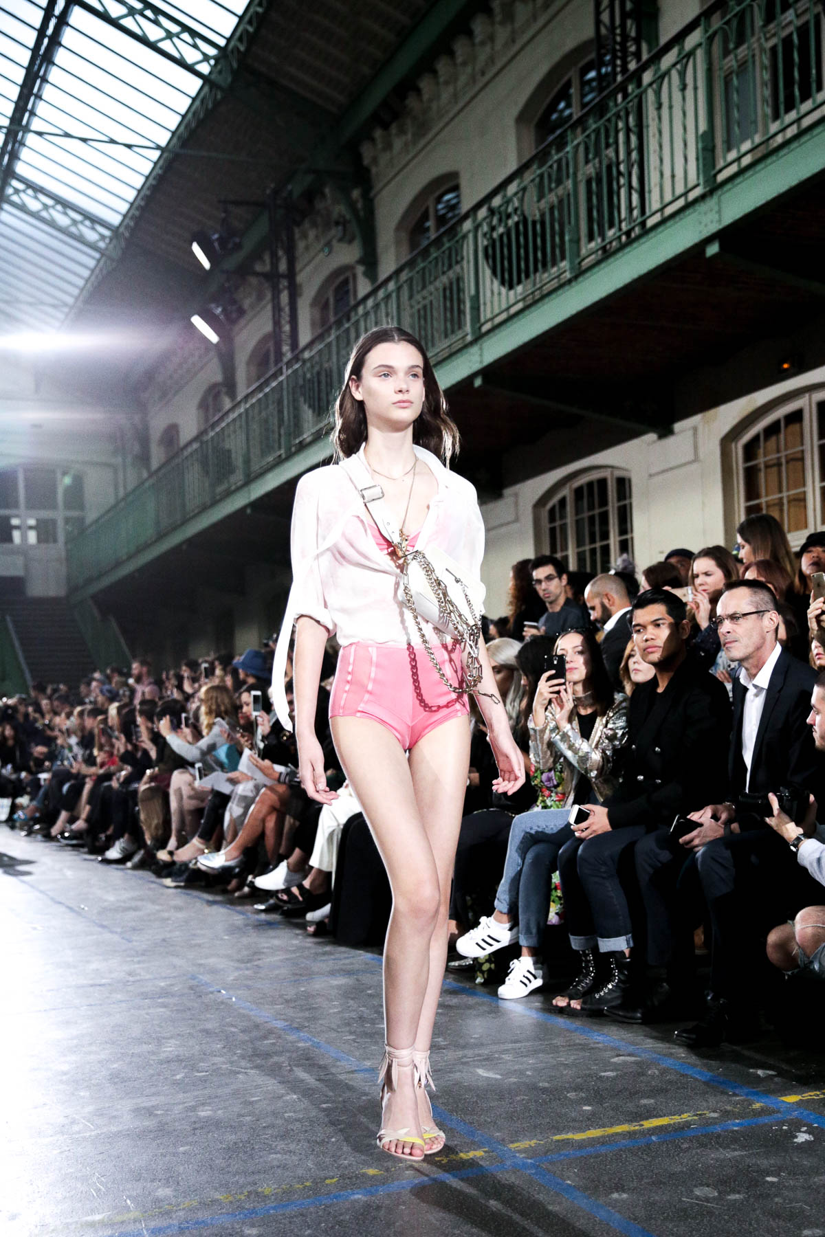 bartabac-blog-paris-fashion-week-oversize-camisa-chanel-look-outfit-moda-blogger-32
