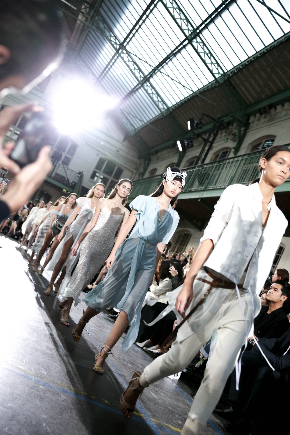 bartabac-blog-paris-fashion-week-oversize-camisa-chanel-look-outfit-moda-blogger-48